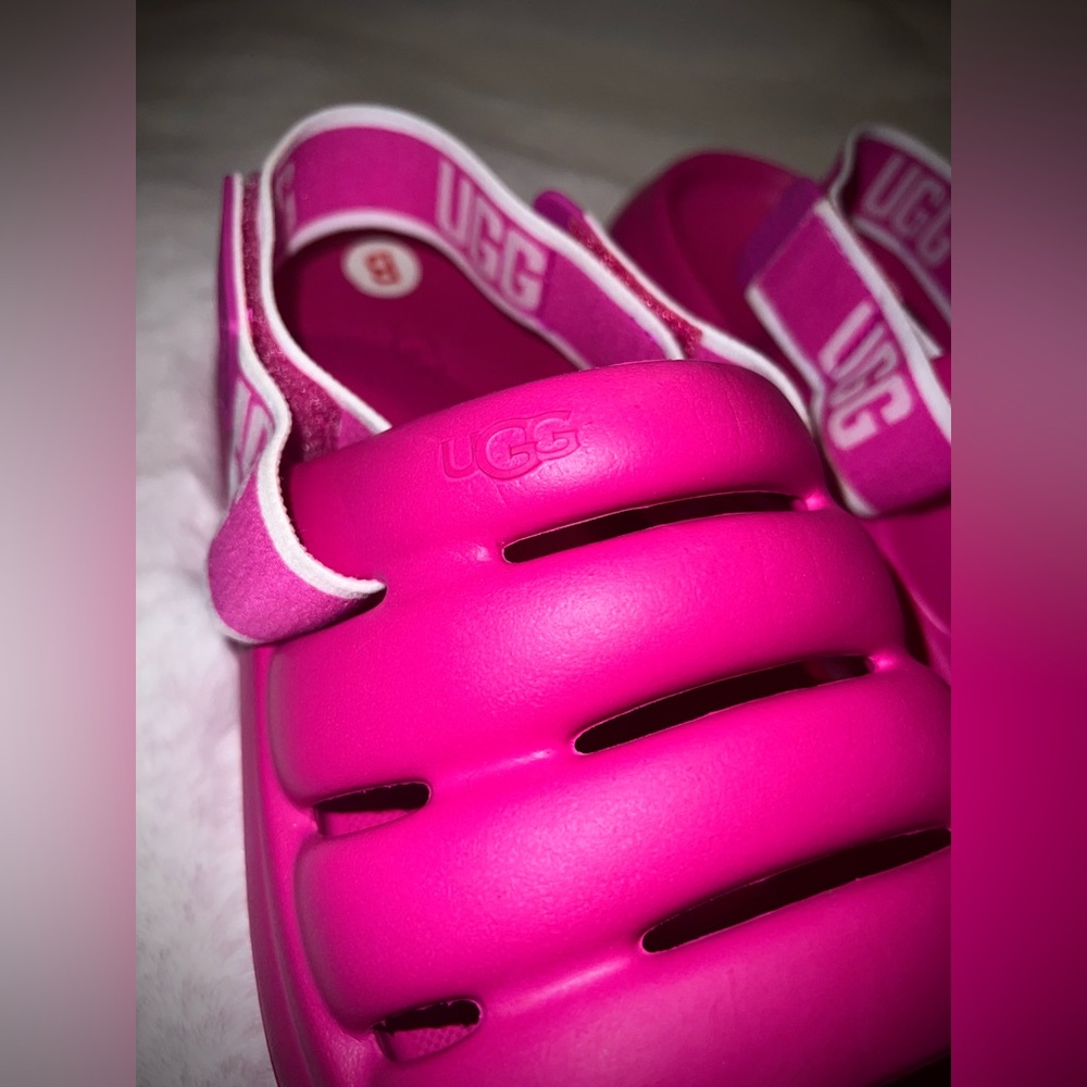 UGG Fuchsia Sport Yeah slide with detachable Straps - Picture 5 of 9